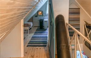 3 Bedroom Cozy Home In Lärbro