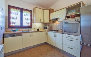 Nice Apartment In Pula With 3 Bedrooms And Wifi