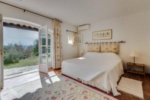 Villas L'Olivette - Mas Provencal, Panoramic View & Pool : photos des chambres