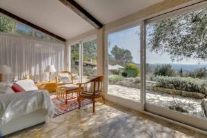 Villas L'Olivette - Mas Provencal, Panoramic View & Pool : photos des chambres