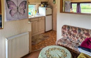 Beautiful Caravan In Sapunki With Wifi And 2 Bedrooms