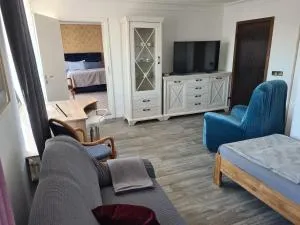 Monteurwohnung Fremdenzimmer mit WLAN, Garten, Parkplatz, eigener Terrasse - Veitsrodt