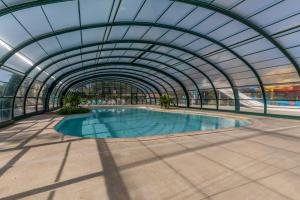 Chalets Capfun 5 stars 64 m with pool and terrace : photos des chambres