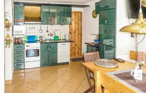 Awesome Home In Stezyca With 3 Bedrooms And Wifi