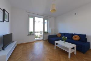 Wilcza 3 - Apartament dla 4 osób - 260m do Ambasady USA - Duży balkon od strony dziedzińca - Wifi - Good Apartments