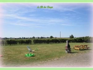 Maisons de vacances Gite Pierrefitte-sur-Loire, 3 pieces, 4 personnes - FR-1-489-361 : photos des chambres