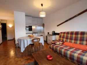 3P 6 Pers, Cuisine rénovée, Balcon Sud, Proche Pistes et Commerces, Parking, Casier à skis - FR-1-572-204