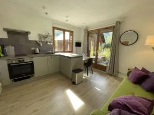 Appartement cosy à Serre-Chevalier, proche pistes, terrasse, parking, 2 étoiles, 2 pers. - FR-1-330E-127 - Champcella