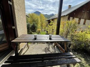 Appartement cosy à Serre-Chevalier, proche pistes, terrasse, parking, 2 étoiles, 2 pers. - FR-1-330E-127