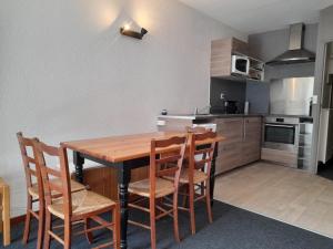 Appartement pour 6 pers., pied des pistes, lumineux, centre station - FR-1-400-112