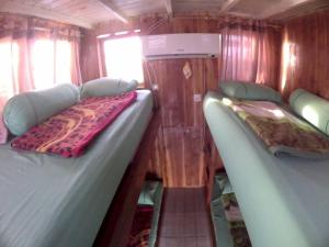 KOMODO BOAT CHARTER