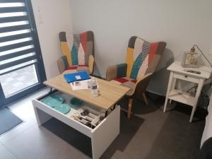 Appartements Studio BLEU, Neuf, classe 3 etoiles, Clim, Wifi, Lave-linge, Lit King Size, au calme et a 800m des plages de Valras Plage : photos des chambres