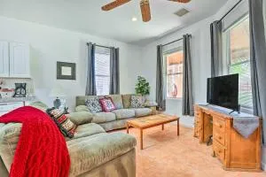 Cozy and Relaxing Eloy Apartment with Pool Access - Coolidge