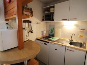 Appartement 5 pers. avec piscine, balcon, proche ski et village - FR-1-342-215