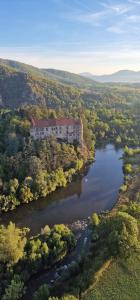 B&B / Chambres d'hotes Maison au Loup - Superbe ancien hotel particulier du XVIe siecle au coeur de la vieille ville du Puy : photos des chambres