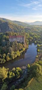 B&B / Chambres d'hotes Maison au Loup - Superbe ancien hotel particulier du XVIe siecle au coeur de la vieille ville du Puy : photos des chambres