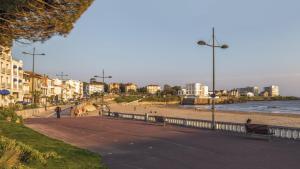 Hotels CERISE Royan - Le Grand Hotel de la Plage : photos des chambres