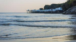 Hotels CERISE Royan - Le Grand Hotel de la Plage : photos des chambres