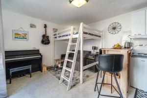 Aryjina kuća, mountain & seaview studio apartment - rooftop terrace