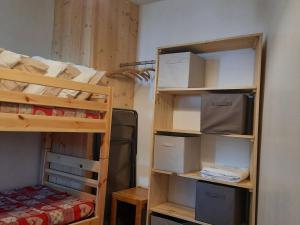 Appartement 3 pièces au pied des pistes avec balcon et coin cuisine - FR-1-557-68