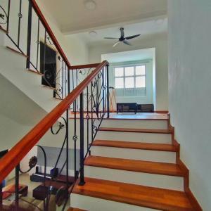 3 Storey Swimming Pool&Projector House Setia Alam