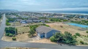 Catamaran Cottage - Waldport