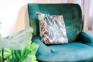 Welcoming 3 bed home, 10 mins from Chester races and zoo