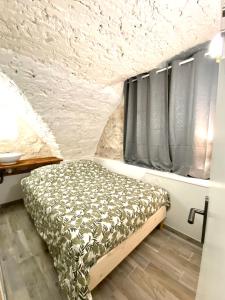 Appartements Espace Le Cheval Blanc : Chambre Double avec Salle de Bains Commune