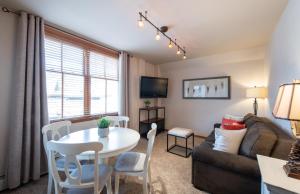 Lovely Zephyr Mountain Lodge Condo with Cozy Alcove - Close to Mountain condo