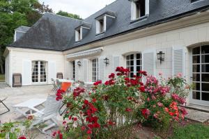 Maisons de vacances Spacious house in a wooded park enclosed by walls and its swimming pool : photos des chambres