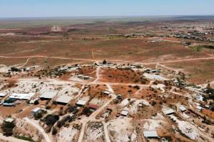 White Cliffs Accommodation -Daybreak Dugout - Unique Cave House