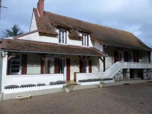 Gîte Saint-Pourçain-sur-Sioule, 5 pièces, 9 personnes - FR-1-489-60