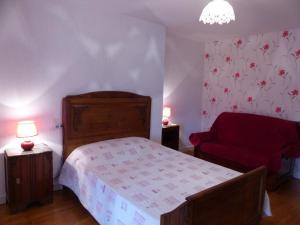Maison spacieuse avec jardin clos, piscine privative et sauna, proche centre de Saint-Pourçain - FR-1-489-60