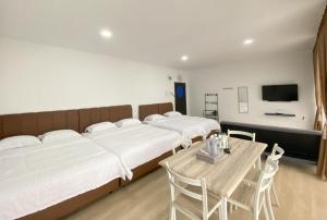 CN Homestay A3 Floor 1 at Nagoya Hill Mall