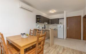 Stunning Apartment In Njivice With 2 Bedrooms And Wifi
