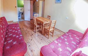 2 Bedroom Pet Friendly Home In Legbad