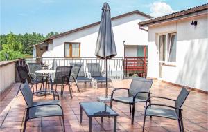 Four-Bedroom Holiday Home In Sianow