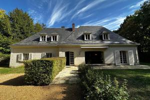 Maisons de vacances Spacious house in a wooded park enclosed by walls and its swimming pool : photos des chambres