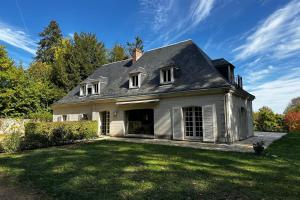 Maisons de vacances Spacious house in a wooded park enclosed by walls and its swimming pool : photos des chambres