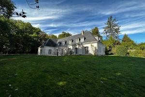 Maisons de vacances Spacious house in a wooded park enclosed by walls and its swimming pool : photos des chambres