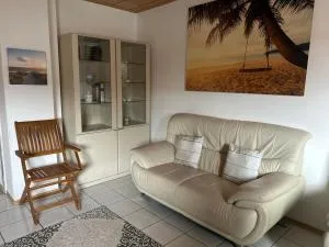 Parkplatz, Einzelbetten, 2 x 55 Zoll TVs, Balkon, Glasfaser Wi-Fi 1000 Mbit, Homeoffice - Langenselbold