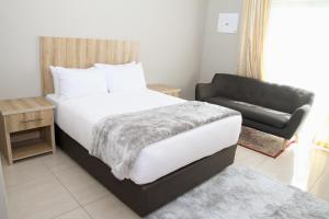 Beautiful Studio Cottage at Menlyn Maine