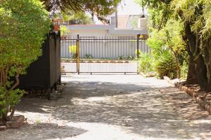 Beautiful Studio Cottage at Menlyn Maine