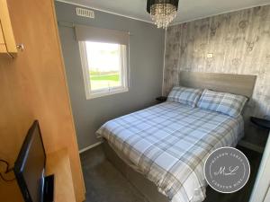 Promenade 566, direct beach access, close to fantasy island, WiFi, pet friendly - Meadow Lakes Caravan & Lodge Hire