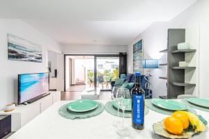 APARTAMENTO AZUL Vv -FUERTEVENTURA SITE- JACUZZI, AIRE ACONDICIONADO, Solárium , Terraza vistas panorámicas, diseño , Luxury, FUERTEVENTURA SITE