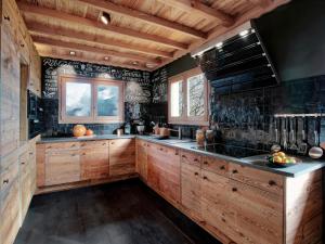 Chalets CHALET LES CERISES Jacuzzi, Sauna, Hammam, Cinema : photos des chambres