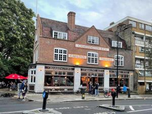 3 bedroom flat in Maida Vale