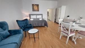 Herzlich Willkommen - Küss die Hand 4