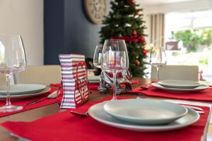 3 Bedrooms house ideal for long Stays!