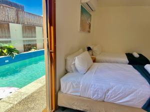 Poolside Apartment In Central Byron